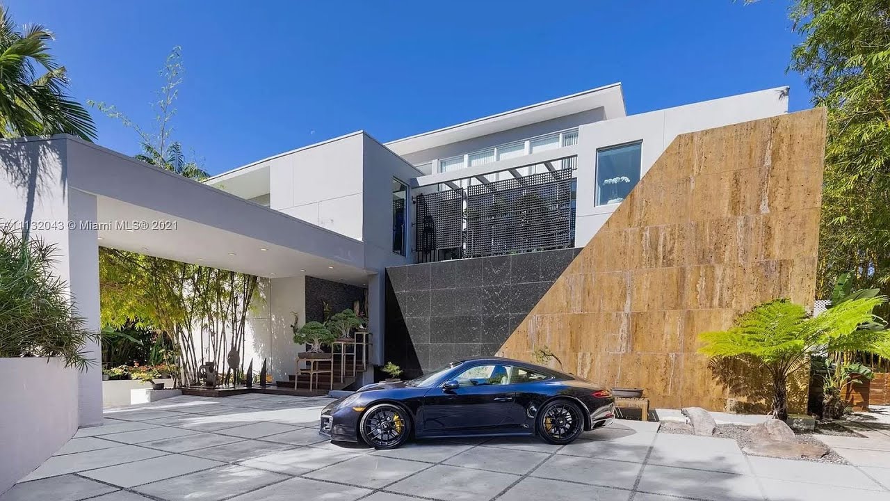 Enjoy A $17,500,000 Zen-inspired Home in Key Biscayne with Resort Style Back Yard