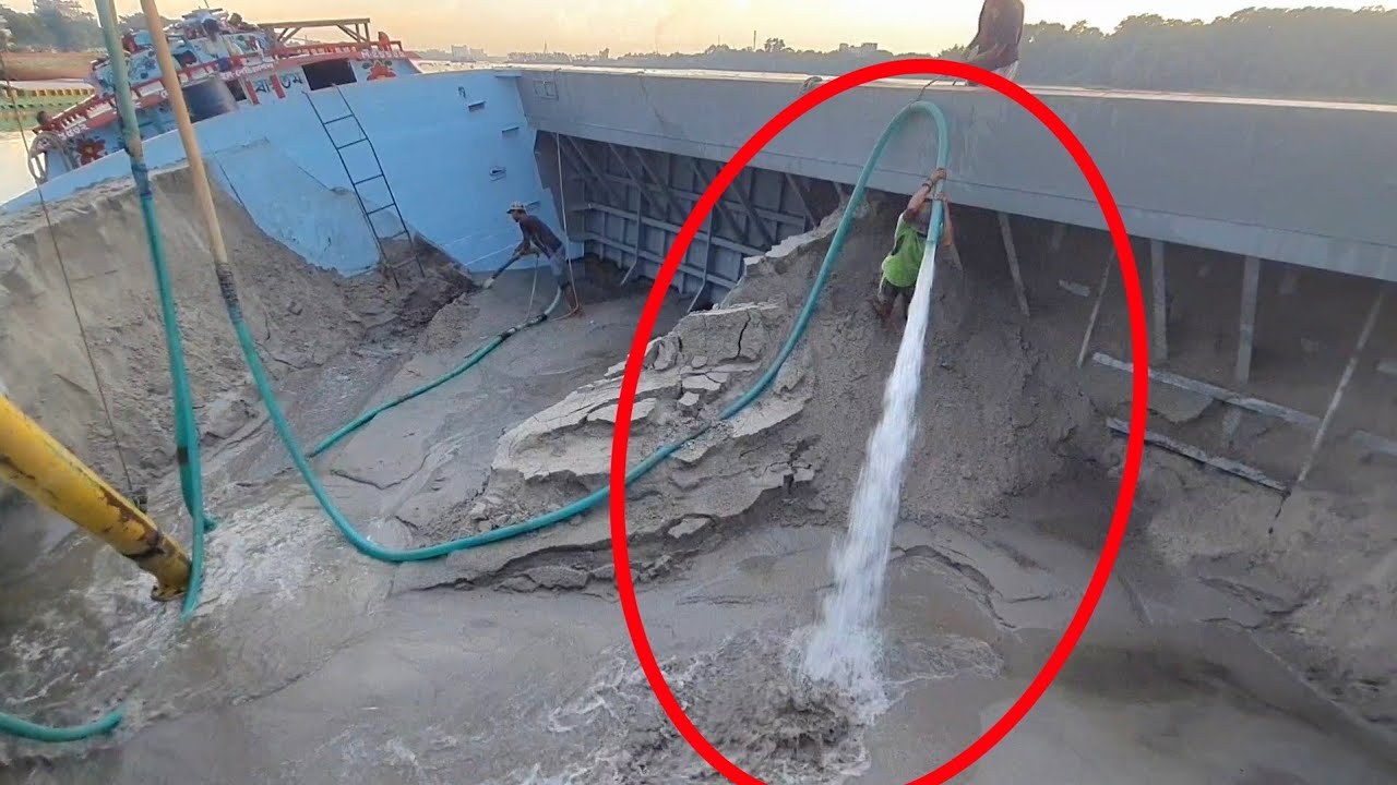 Unloading sand form ship barge unloading video unload sand from big barge ship 280 (11 SEPT 2025)