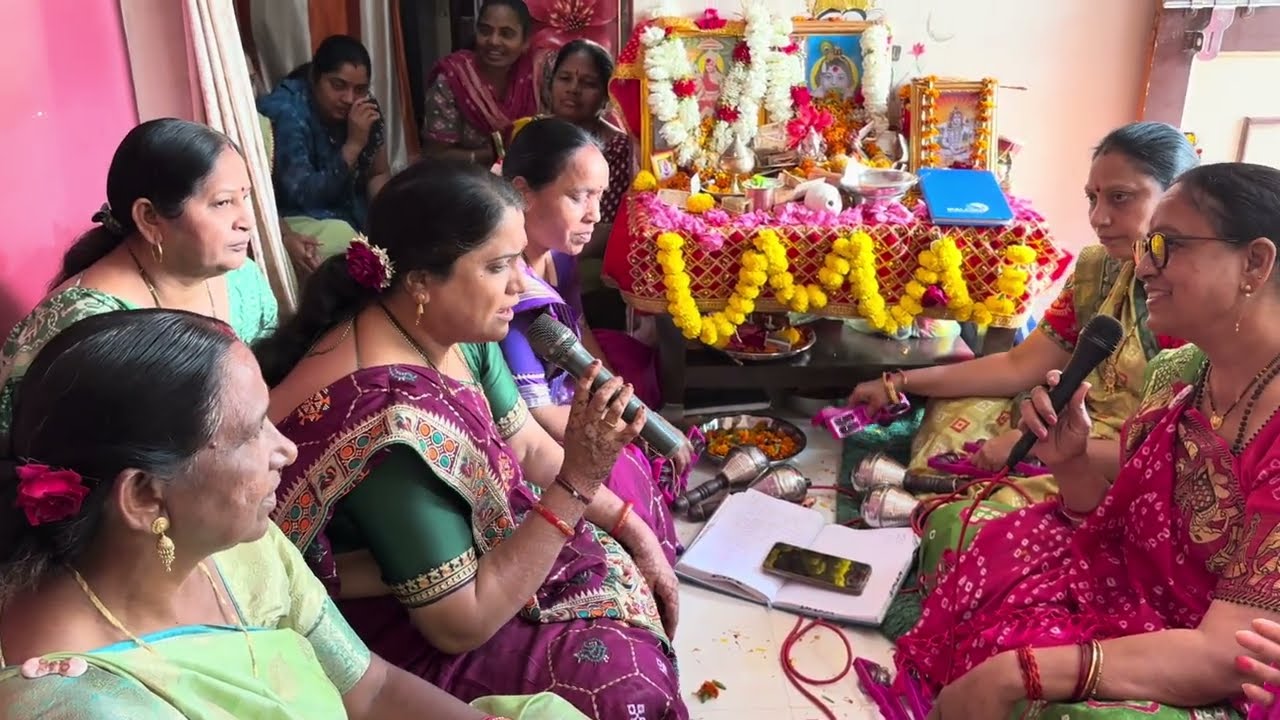 લખેલું છે 🌷આ દક્ષાબેને 🌷કેટલું સરસ 🌷ભોલે નું ભજન ગાયું 