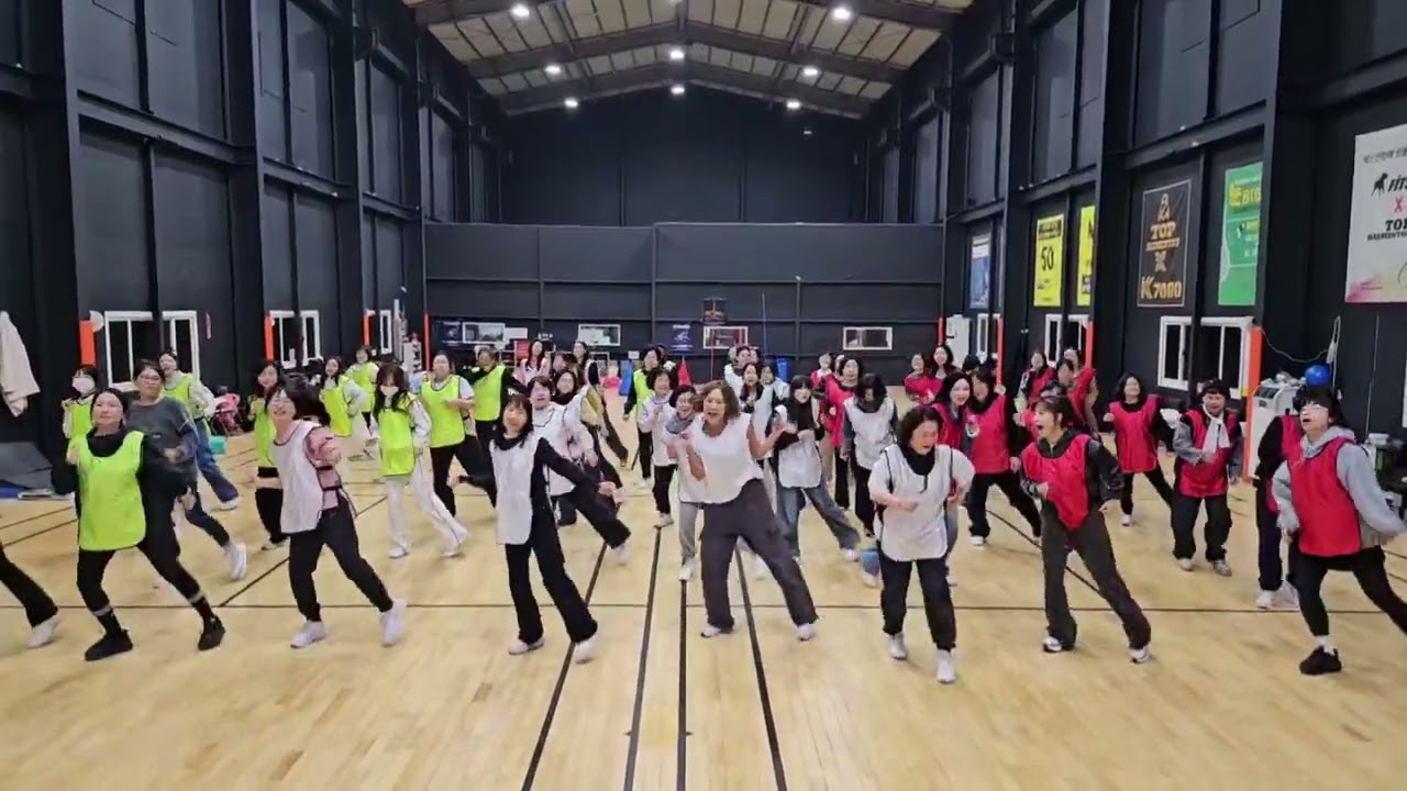 #어부바#운동을 즐겁게 신나게 #몸치는 더좋은조건 왜 내가하면서 웃기니깐#우리는 잘하는운동이 아니 행복한운동중#송년회#태윤경댄스로빅