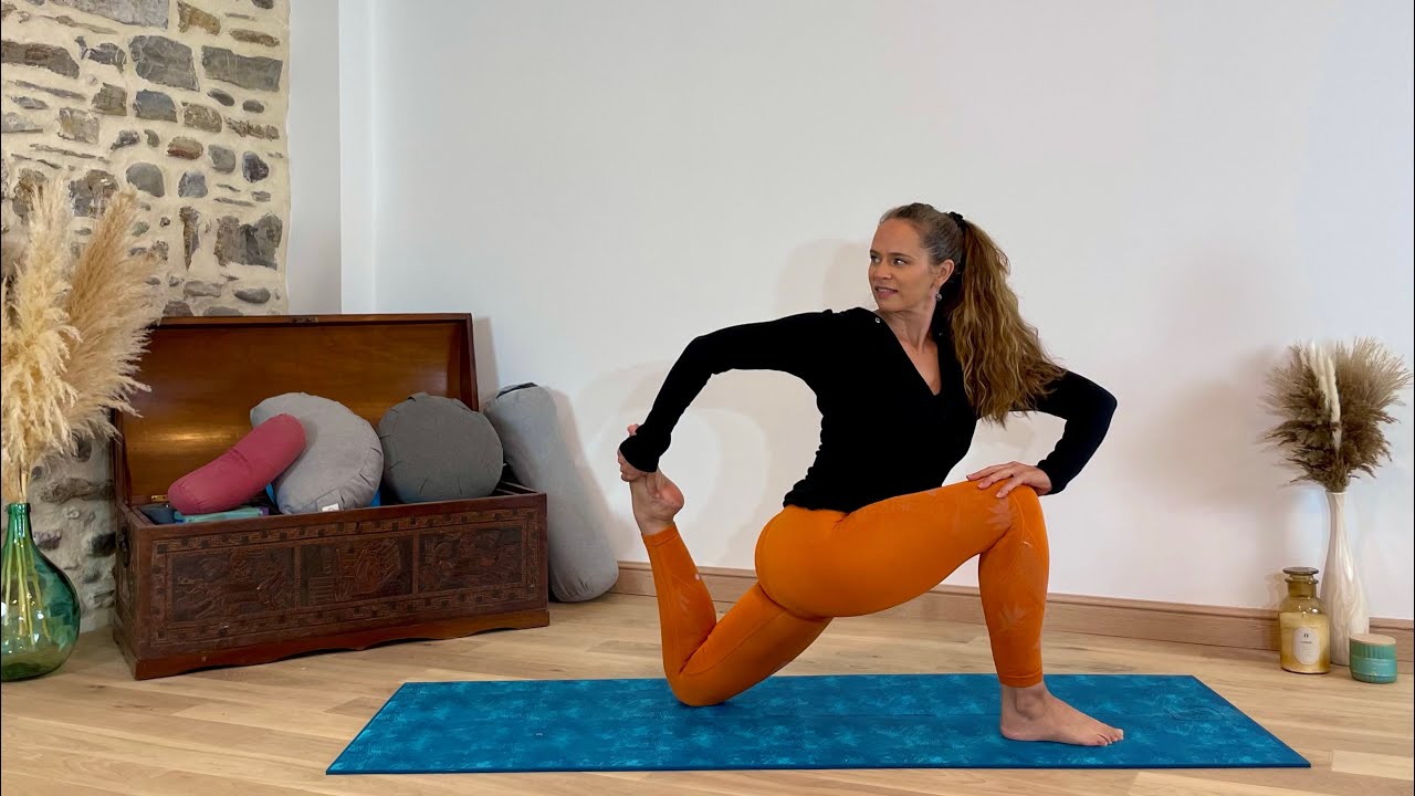 25 mins YOGA VINYASA - Renforcer le dos, libérer les tensions et booster l'énergie.