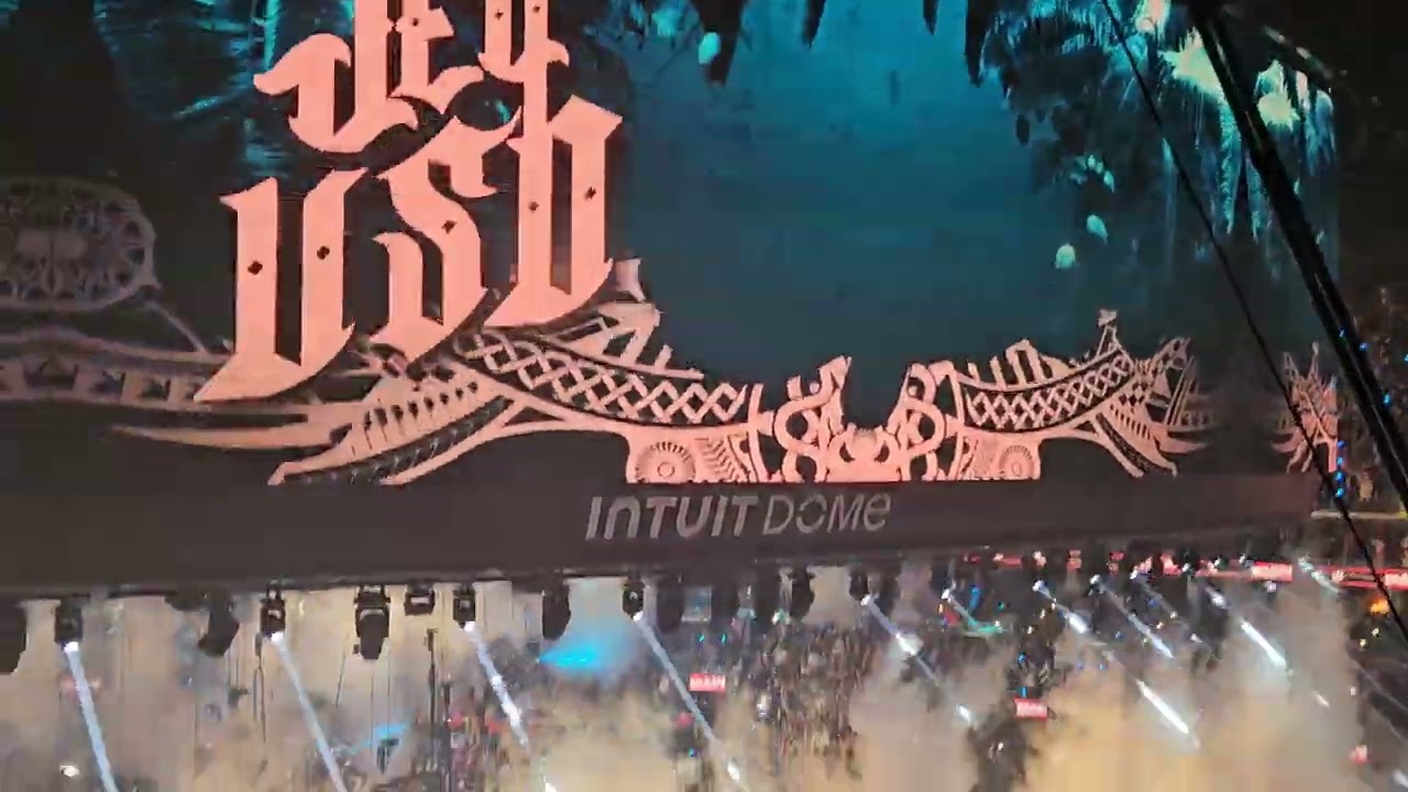 Jey Uso Entrance Monday Night Raw Netflix Premier Los Angeles