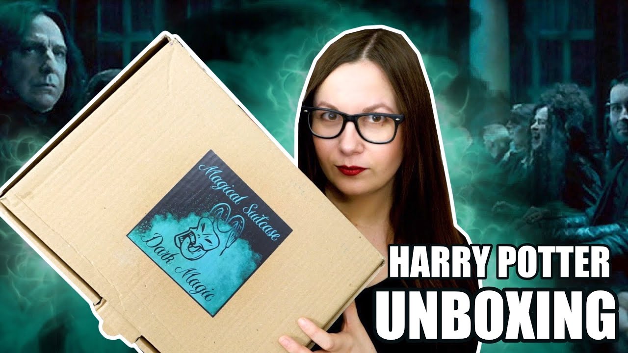 POWR&Oacute;T ŚMIERCIOŻERC&Oacute;W 🐍 MAGICAL SUITCASE UNBOXING!
