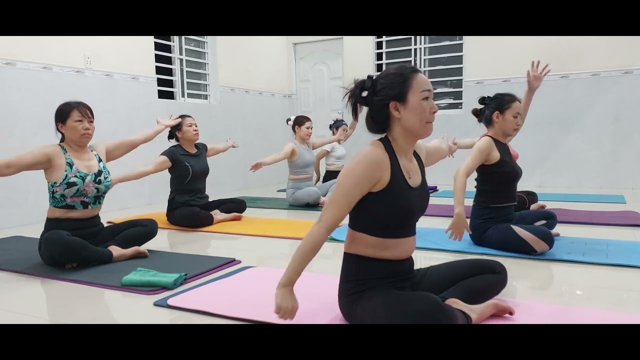 5 tháng 2, 2026.BÀI TẬP YOGA MỞ VAI & LƯNG TRÊN GIÚP GIẢM ĐAU MỎI VAI GÁY & HẠN CHẾ ĐAU ĐẦU.