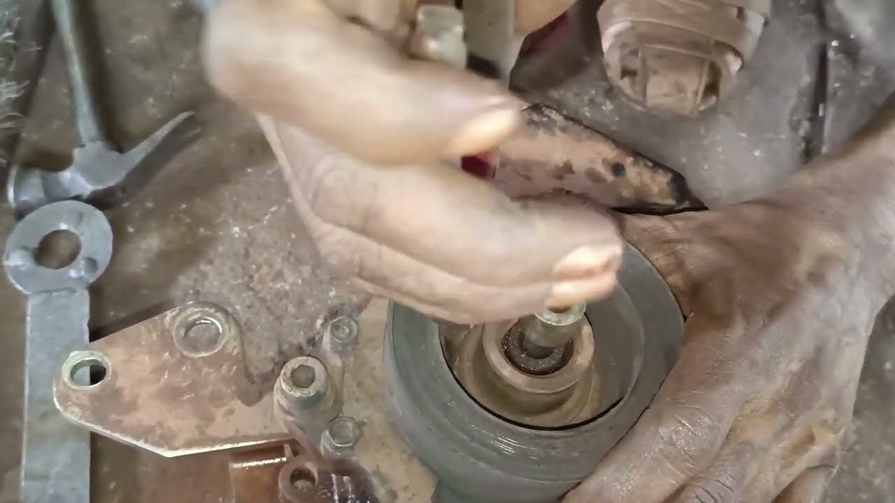 Bolero Camper GOLD: AC not working | AC Compressor Open Fitting & Repair