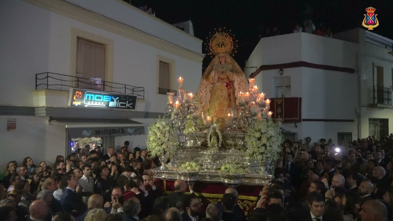 Entrada de la Virgen de las Angustias de Alcalá del Río en su procesión de regreso a San Gregorio