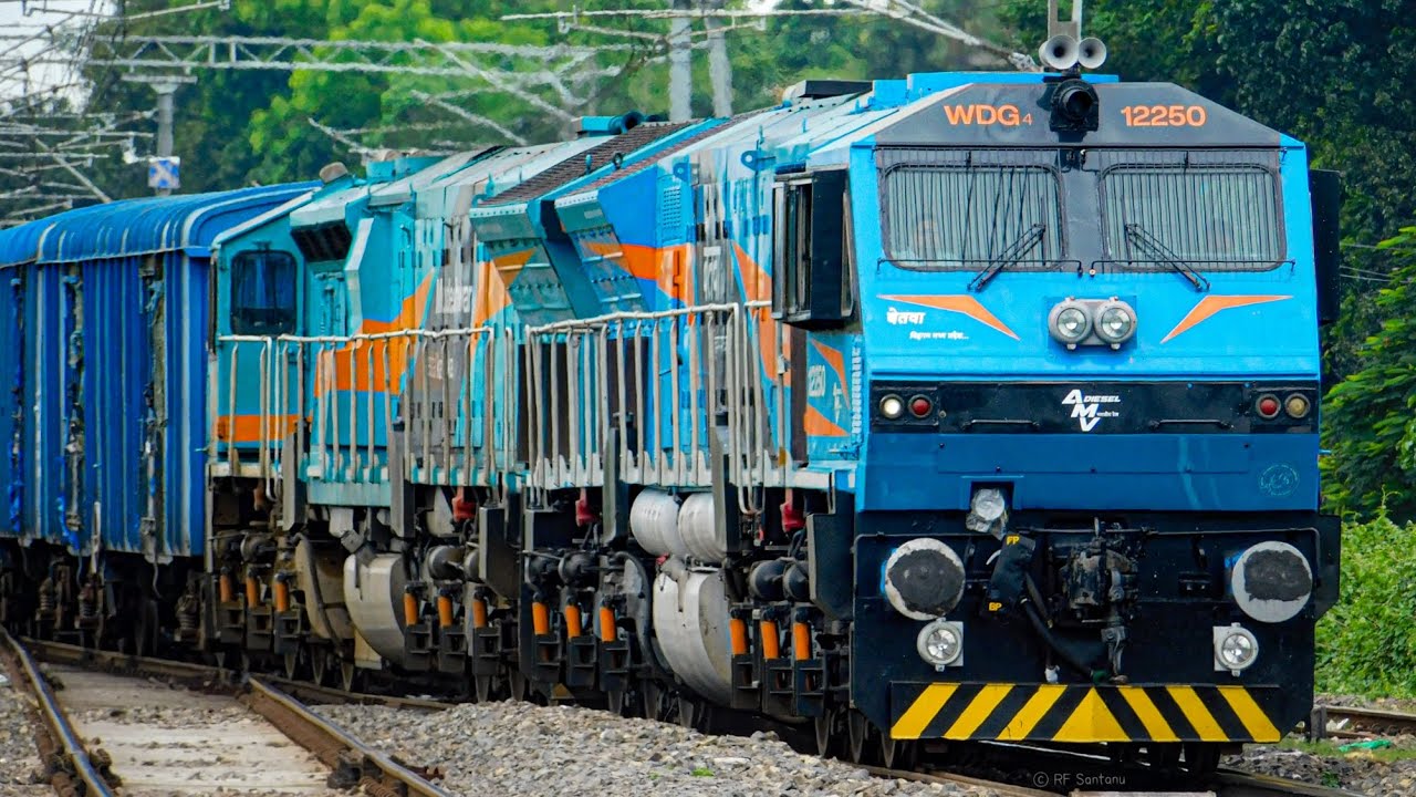 AMV Twins with BCNA Rake proceeding towards Ambari Falakata | Sudden encounter by Rajdhani Express 