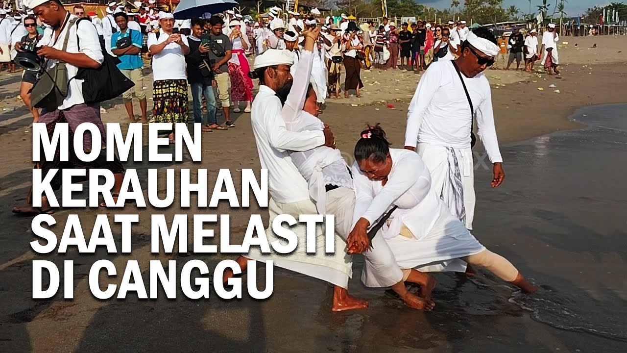 Momen Kerauhan (Trance/Kerasukan) Saat Upacara Melasti di Canggu Bali 19 Maret 2023
