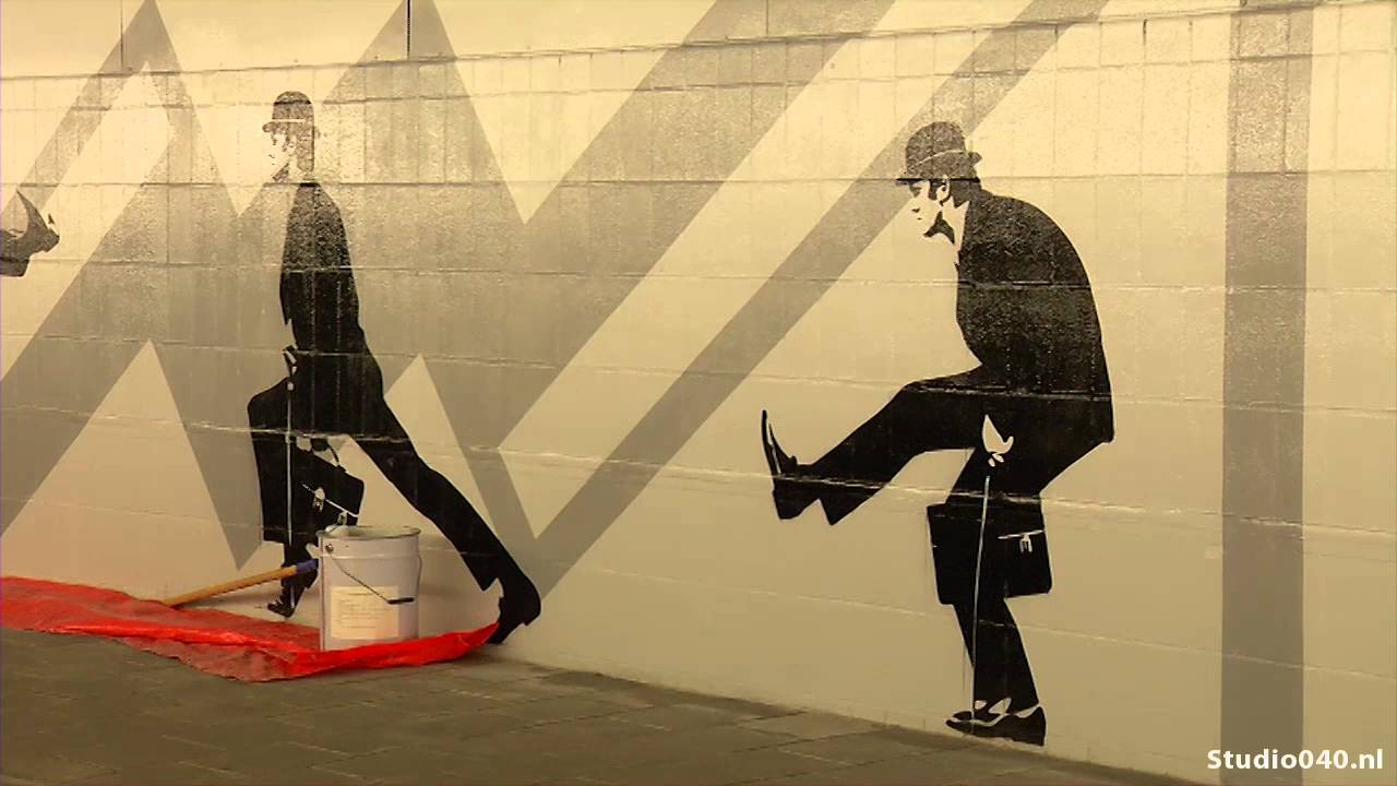 John Cleese komt eigen Silly Walks-tunneltje openen