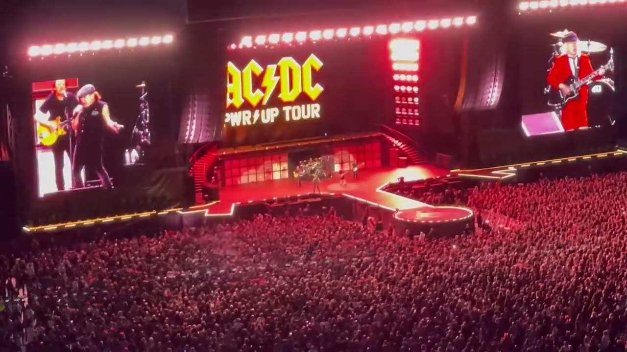 AC/DC Melbourne if you want blood you’ve got it