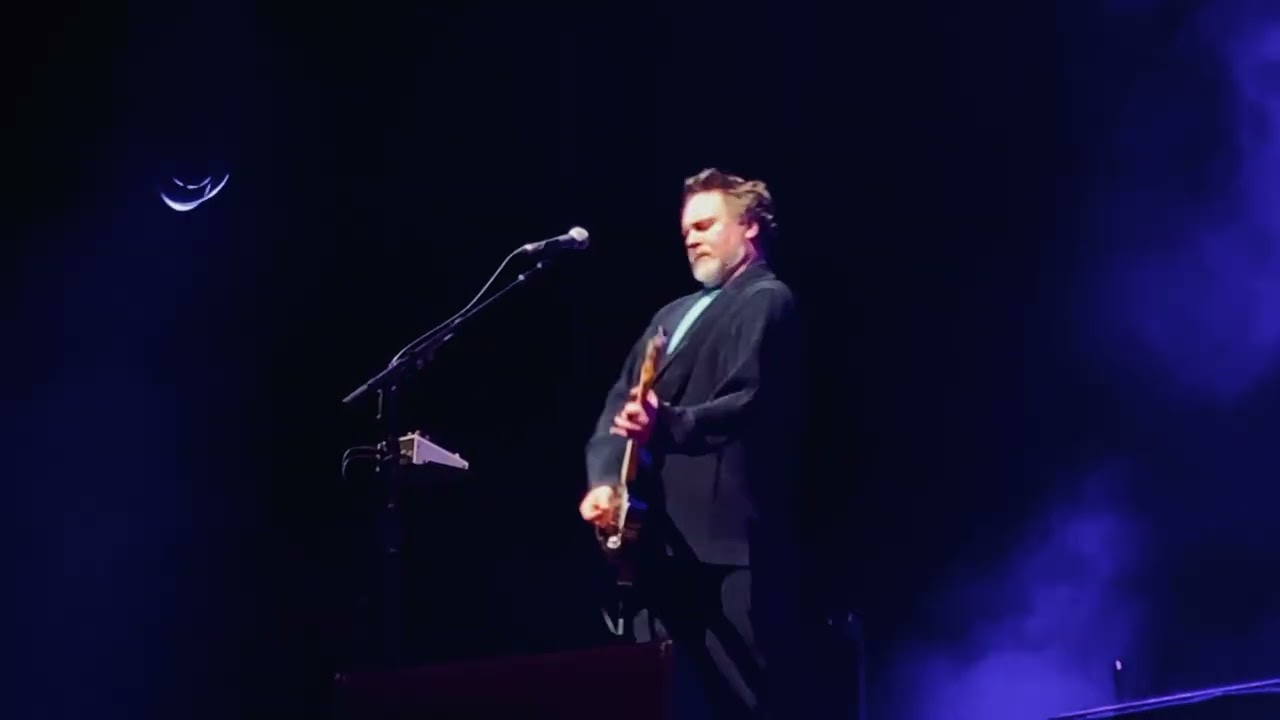 Crowded House - Fingers of Love (26.11.25 | Hobart TAS)