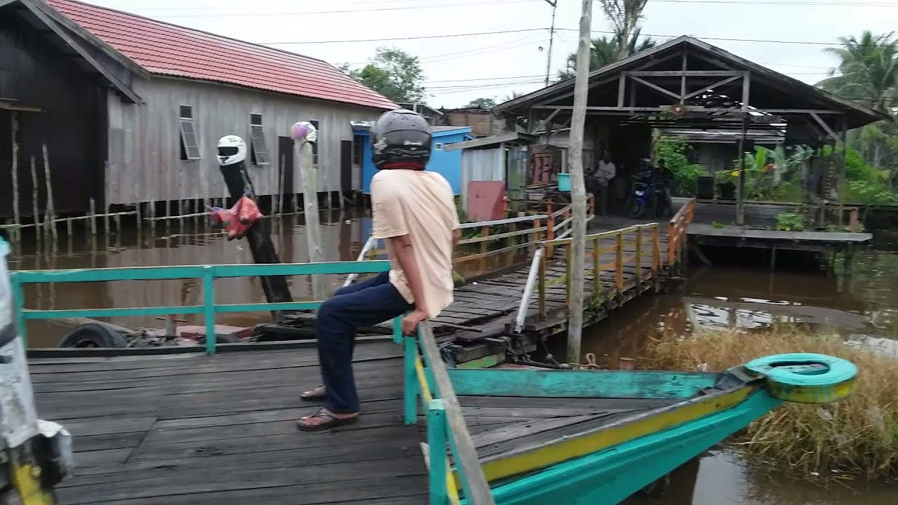 Susur Sungai Naik Kapal Fery Kapuas