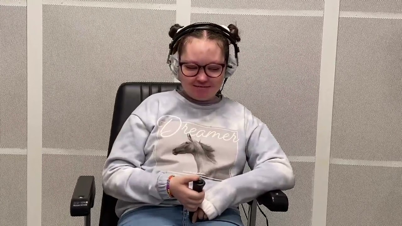 Marie er på Hørselsentralen og tester hørselen. Bli med inn da vel 😃