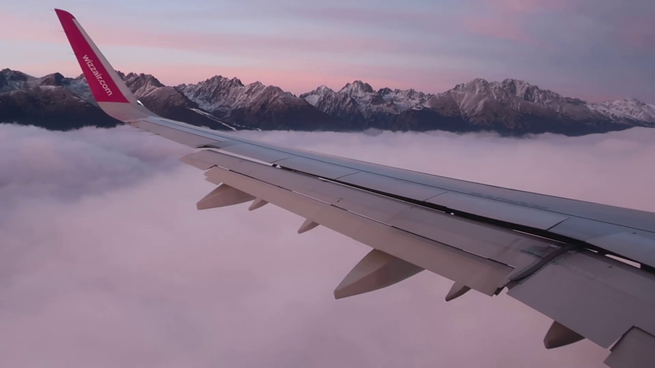 Landing at Poprad/Tatry in a Wizz Air UK A321