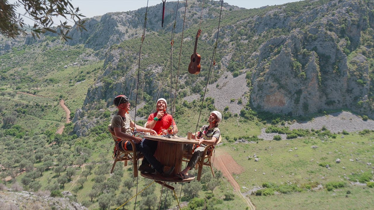 Hanging Interview by Neil Gresham with Nico Favresse and Sean Villanueva