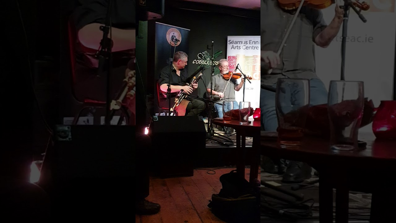 Ronan Browne and James Kelly - "The West Wind, Sean Rieds, Raveled Hank of Yarn" - Reels