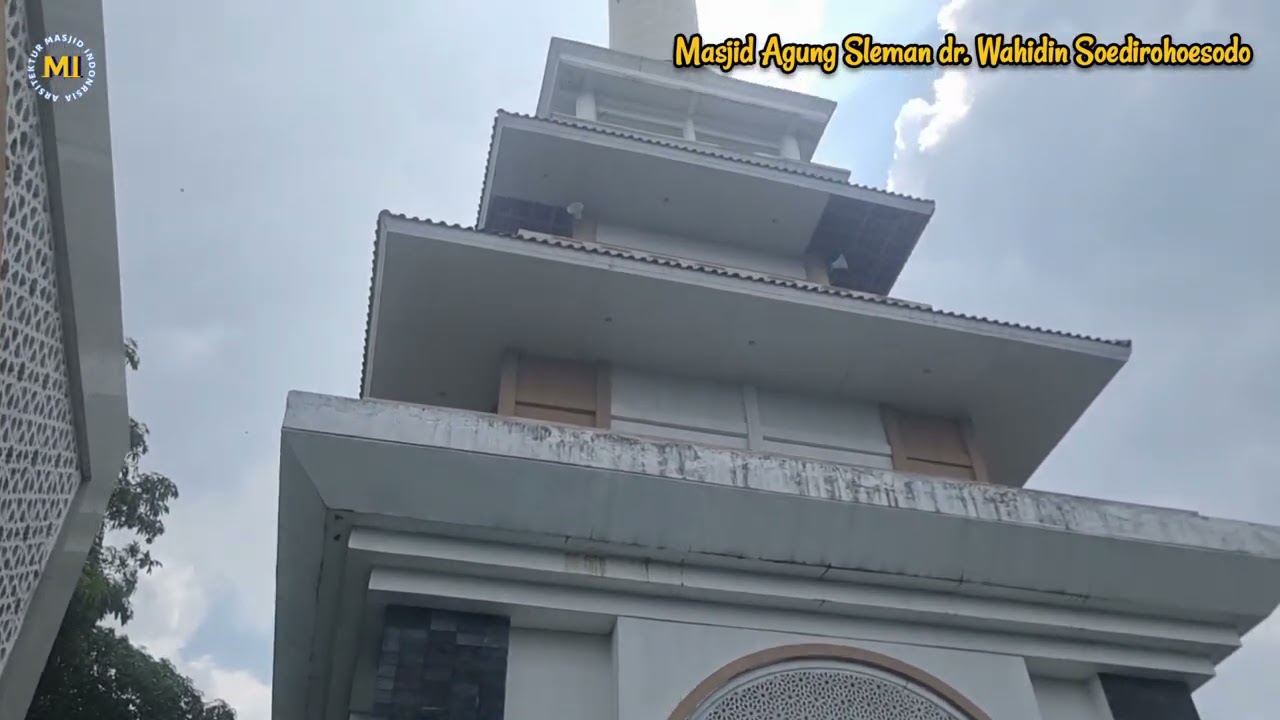 Masjid Agung Sleman dr. Wahidin Soedirohoesodo 