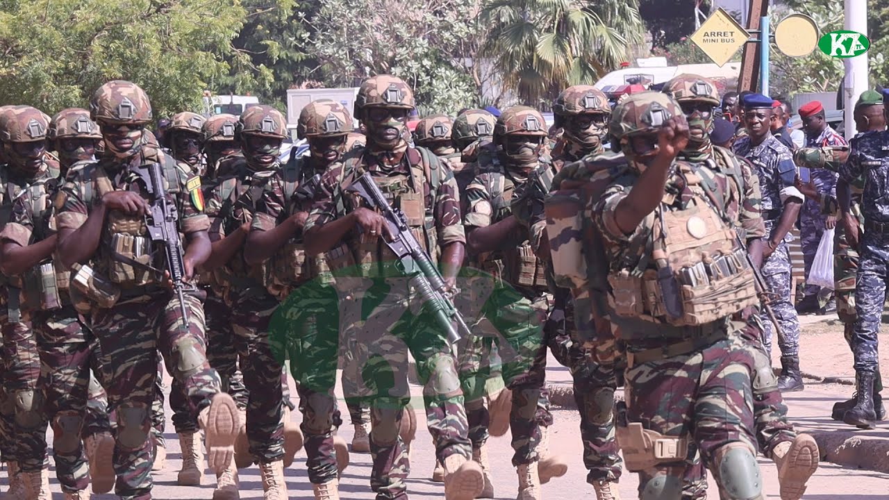 En direct de Ziguinchor: Les Forces Armées Célébrées. Suivez Toute la Cérémonie