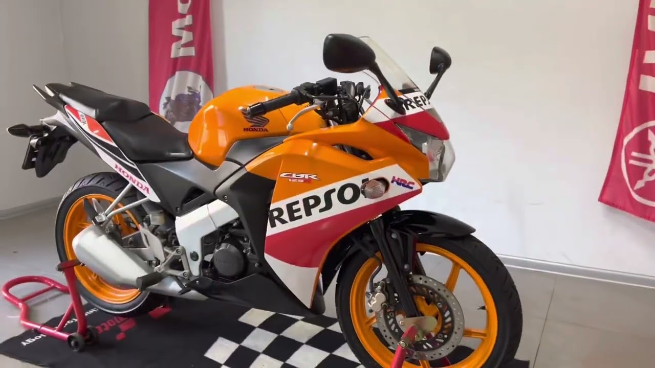 Honda CBR 125R 2015 REPSOL MotoRW