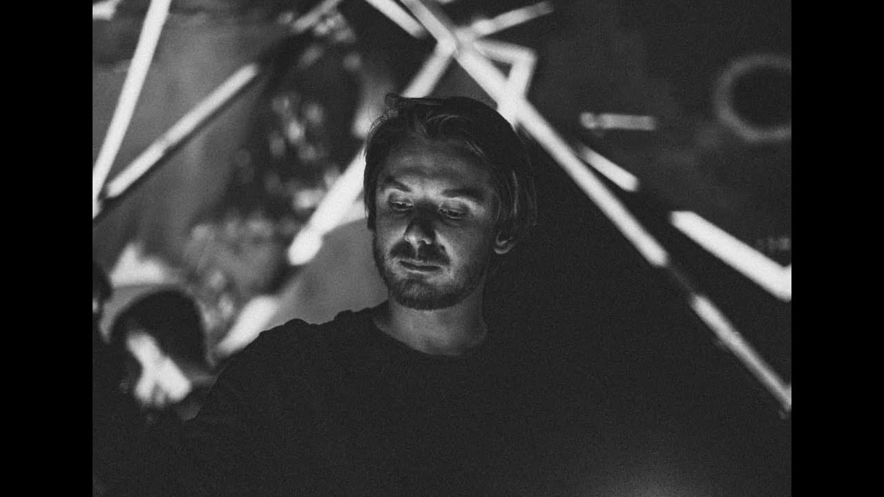 UVARSTREAM 002 // CRIHAN
