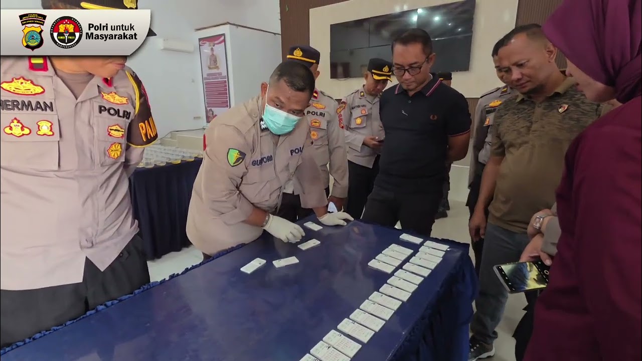 Pemeriksaan Urine kepada seluruh personel Polres Morowali Utara 