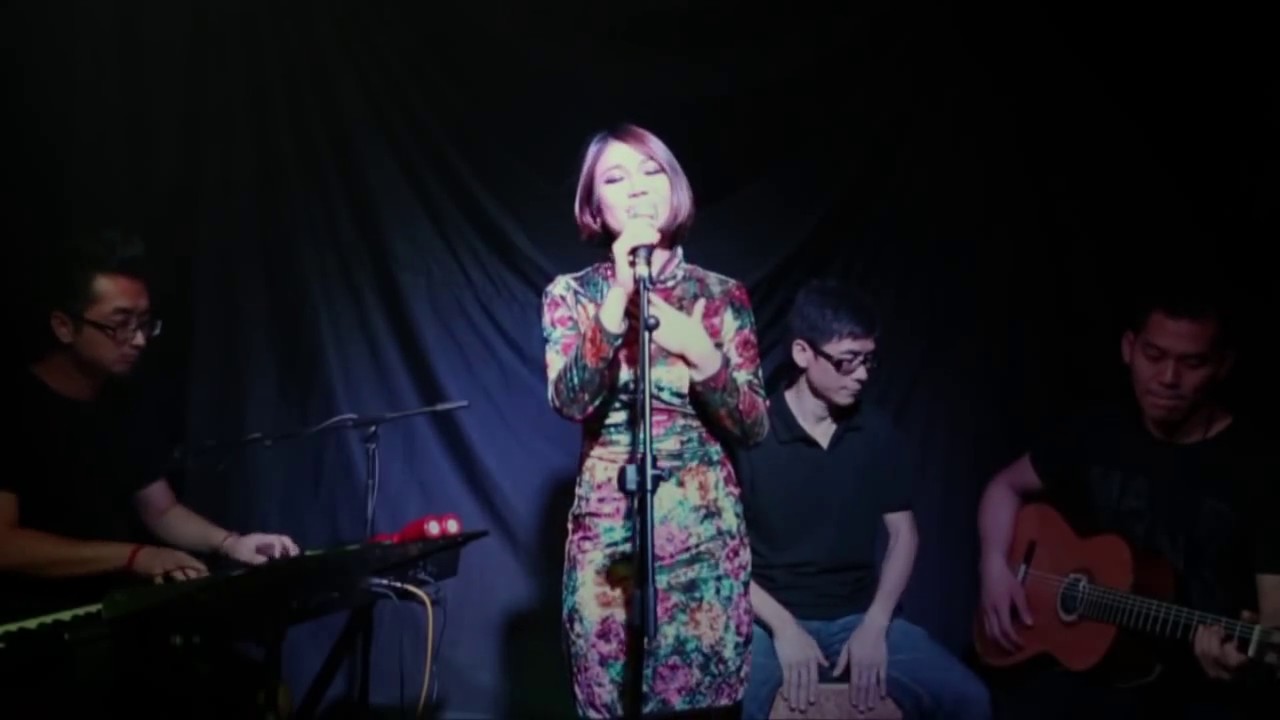 Chinese jazz singer Mandy Chan sings Shanghai Jazz 给我一个吻  Gei Wo Yi Ge Wen 