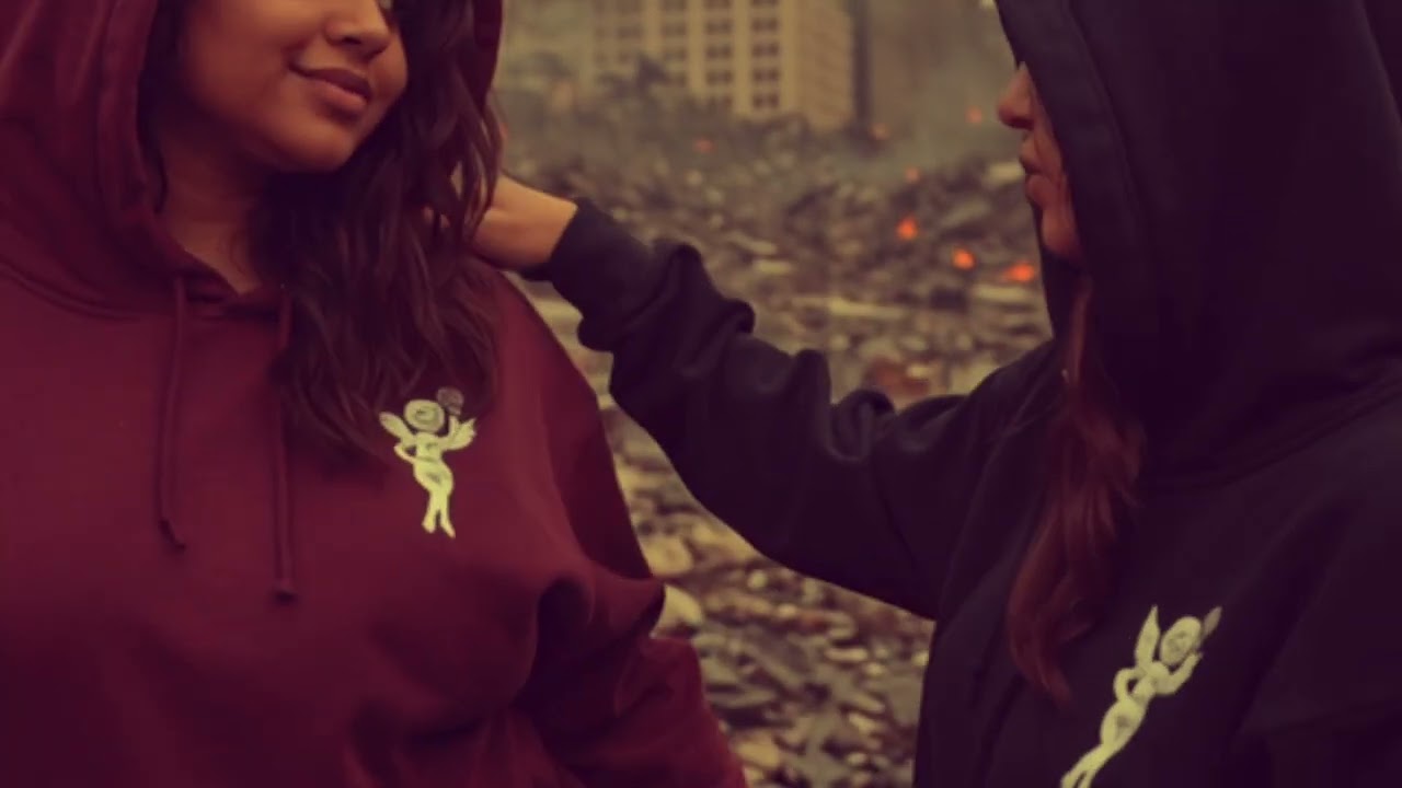 Sunny Jean - who's hot? (MUSIC VIDEO)