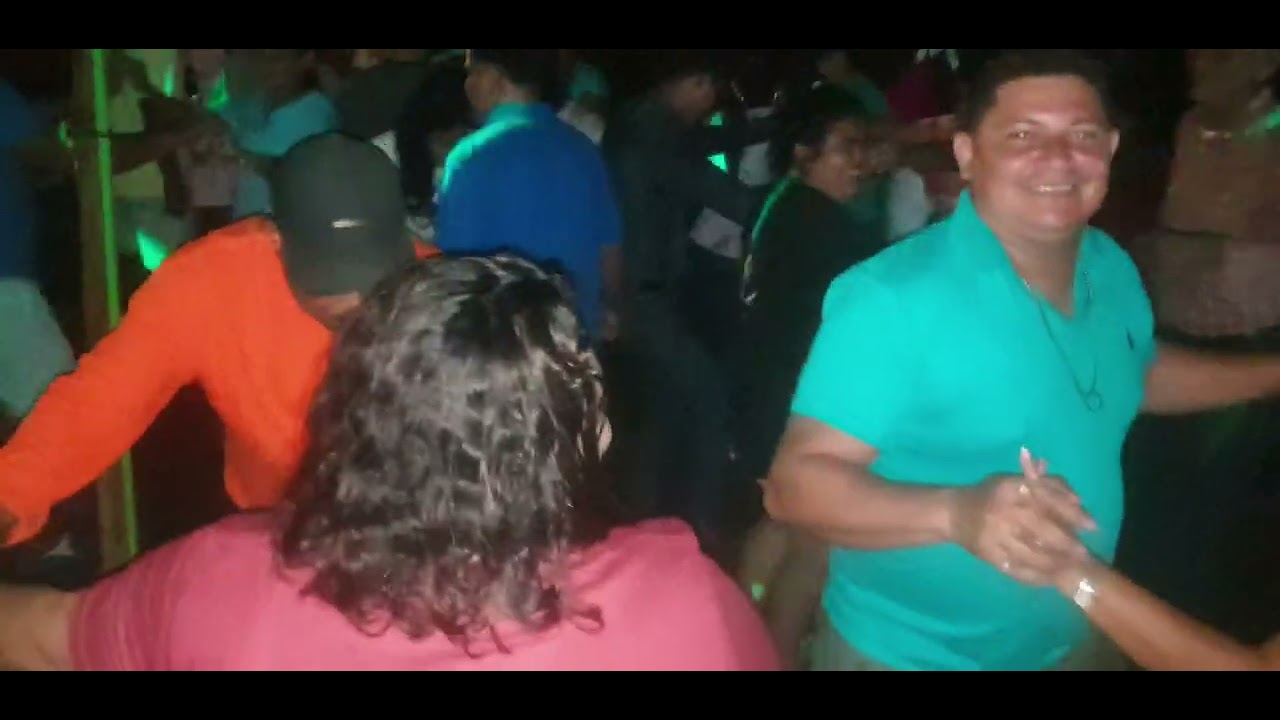 Banegas agrupacion poniendo ambiente con su musica
