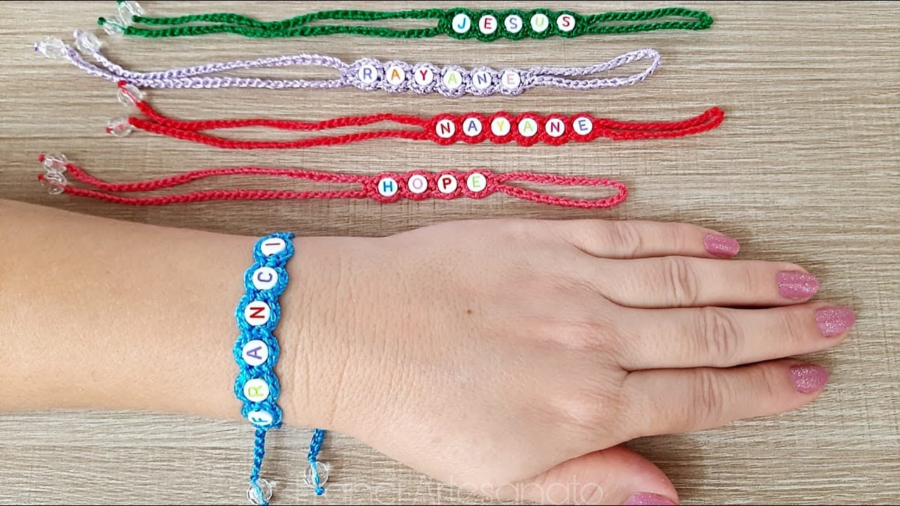 PULSEIRA DE CROCHÊ COM LETRINHAS - FRANCI ARTESANATO