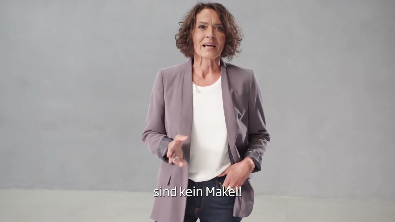 Ulrike Folkerts steht zu Ihrem Hörgerät
