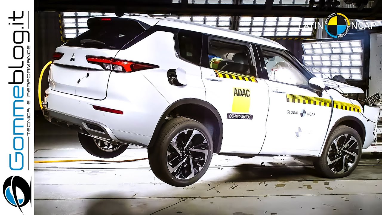 CRASH Test + MOOSE Test - Mitsubishi Outlander 2023