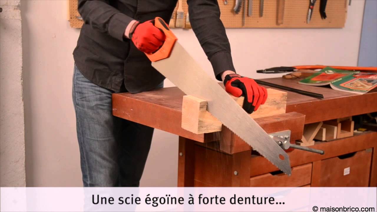 Scier à la main