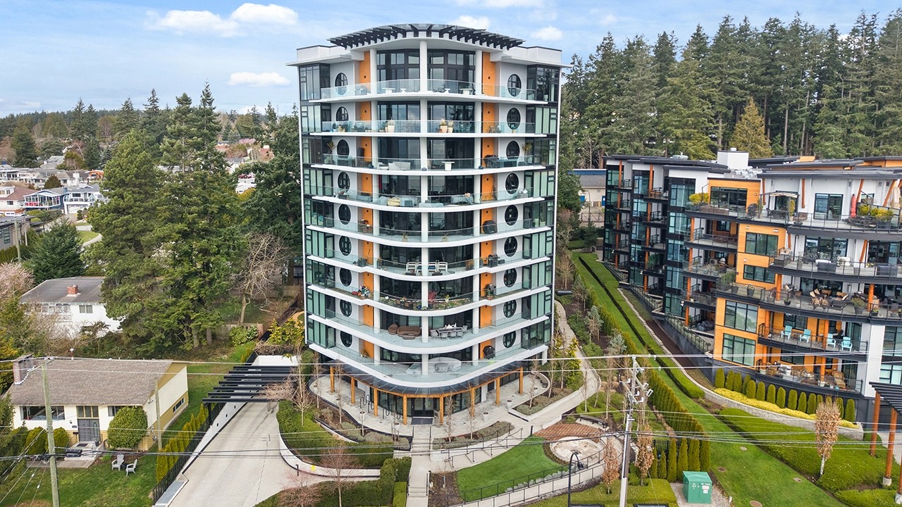 FOR SALE 602 14825 Thrift Avenue, White Rock, British Columbia