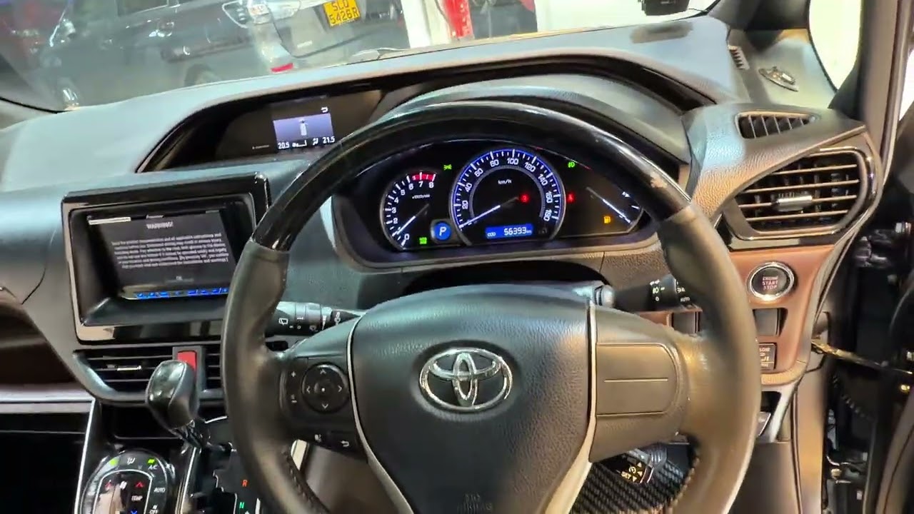 CLICK HD FOR CLEARER VIDEO !!!TOYOTA ESQUIRE 2.0A gi SUNROOF 5185