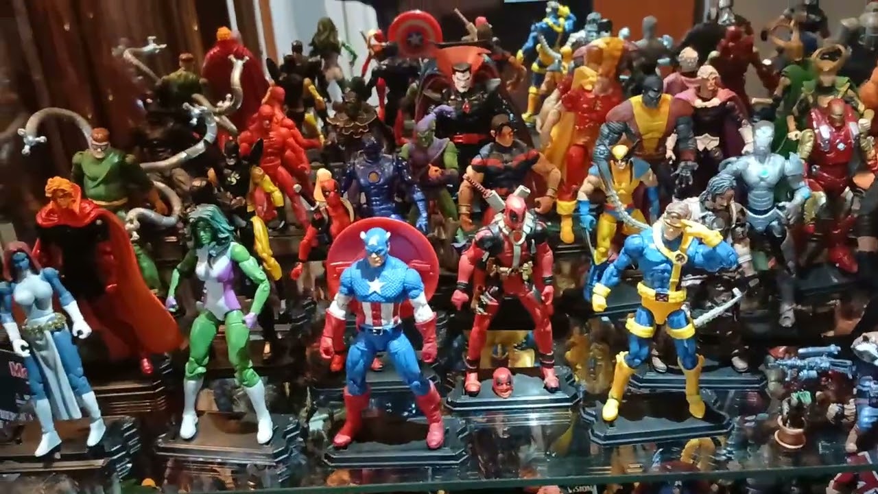 Marvel  universe action figures 