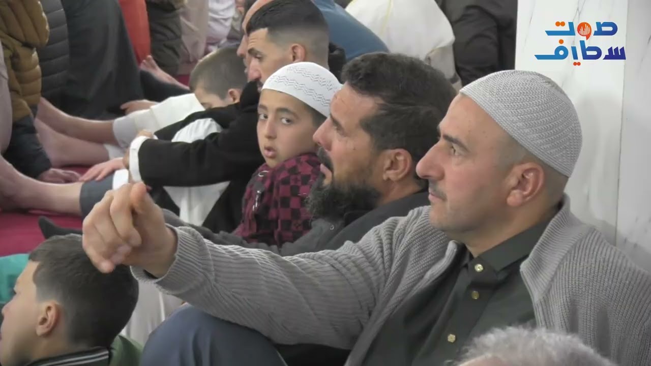 صلاة العيد و تهاني المصلين من مسجد ابي بكر الصديق بعين الكبيرة