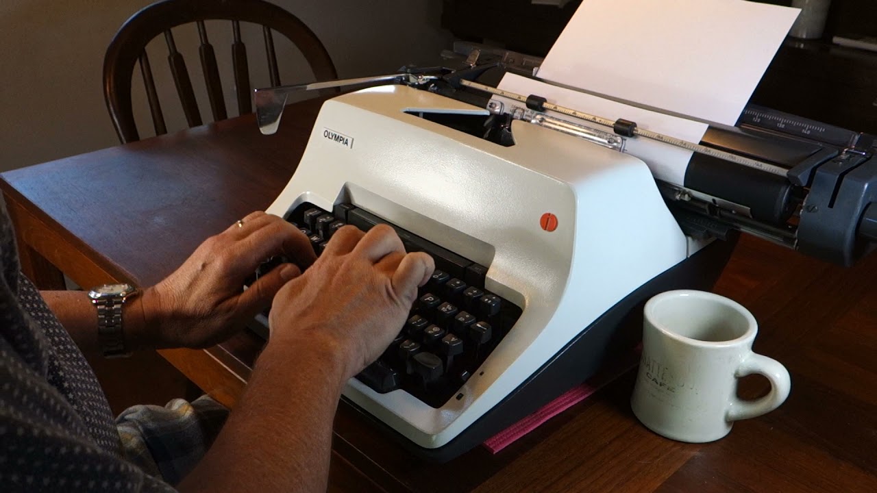 1978 Olympia SG3 typewriter demo