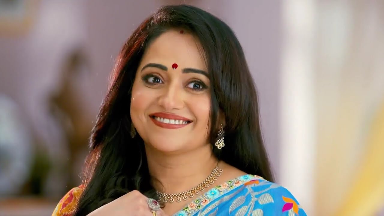 Kusum -  দামী শাড়ি পরায় মিনাক্ষীর অপমানে বিদ্ধ কুসুম !