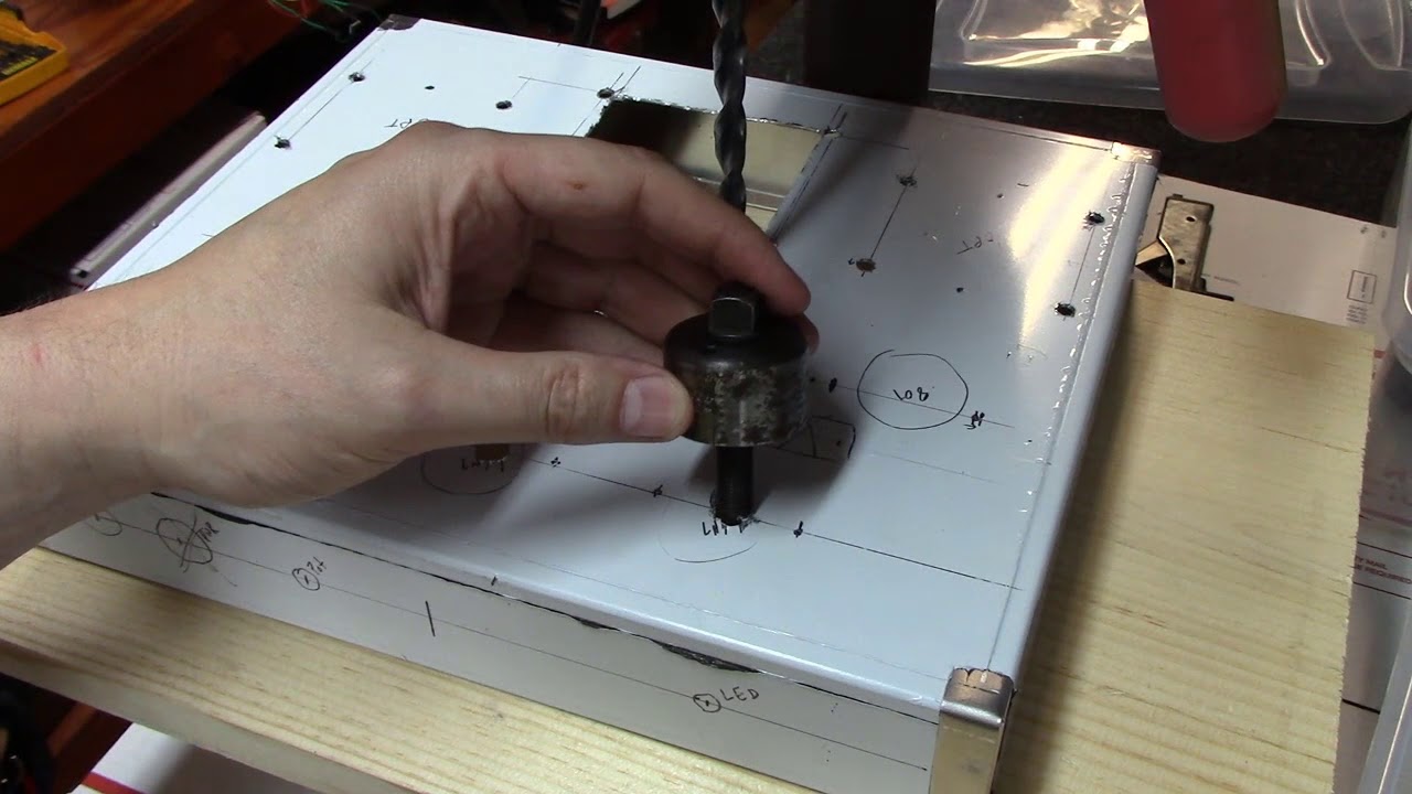 Single Ended Tube Amplifier Build 2017 - Drilling the chassis - Part 11