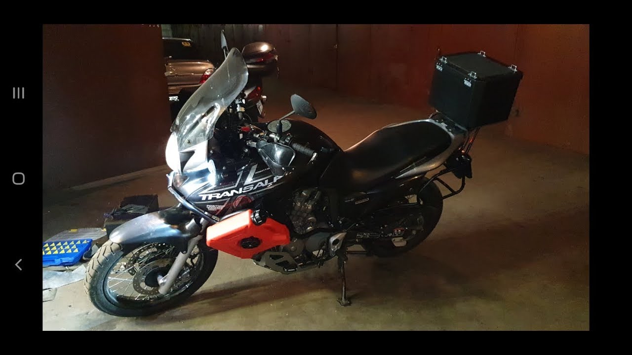 Honda Transalp 700.