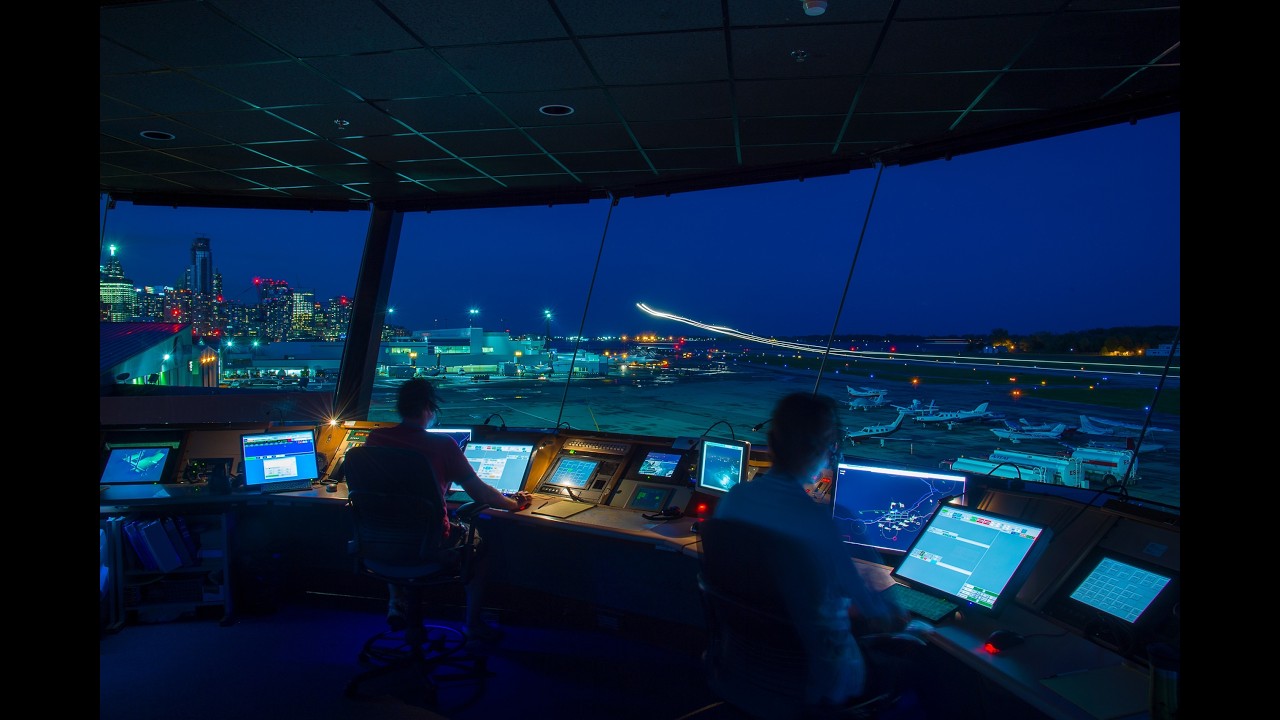 Controlando Torre São Paulo (SBSP ) Aurora / IVAO /