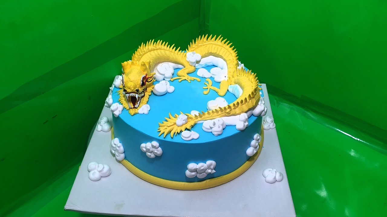 Dragon Cake/How to make a dragon on a cake/