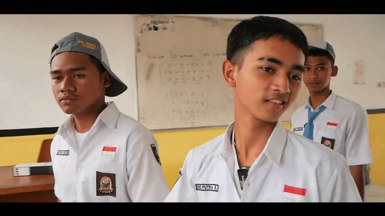 ATRIBUT TERLARANG