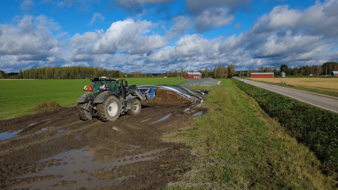 Seosrehun tekoa lehmille / Making TMR for cows