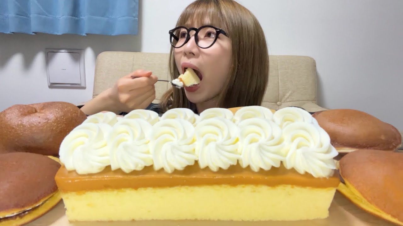 衝動買いしたキャラメルケーキが美味しすぎて1本丸々(と色々)平らげた夜