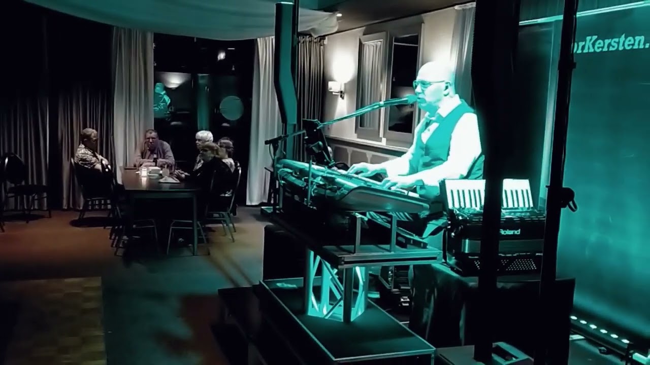 Een gezellig avondje uit in de Bosparel in Bakel met Cor Kersten. Elke Zondag dansen met een orkest