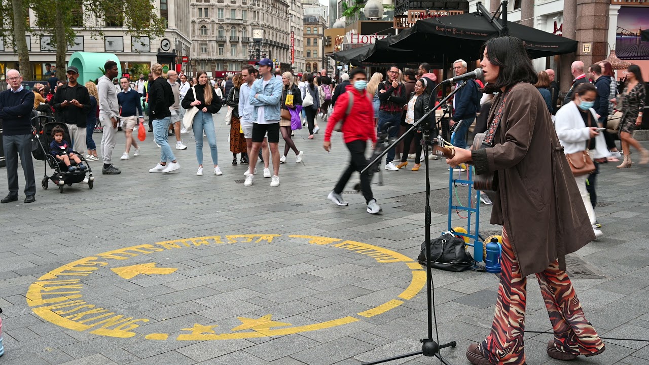 [4K] Leire  Female Talent Busking, Leicester square London Sep, 2021