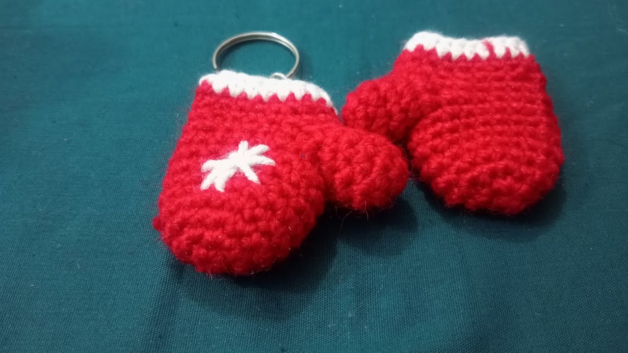 #Crochet Christmas ornament/Christmas gloves keychain