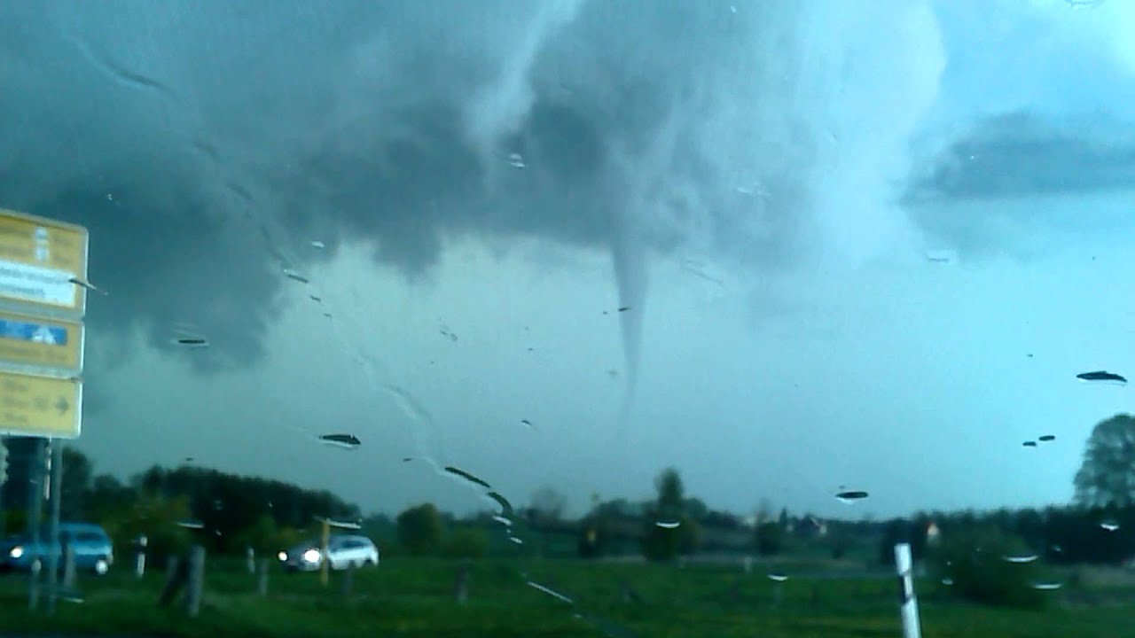 05.05.2015 Tornado in der Nähe von Rampe, M-V
