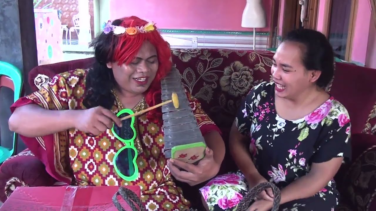 Ceu fiyah balik dari kota habis jadi model,Ceu Renren malah ngakak 